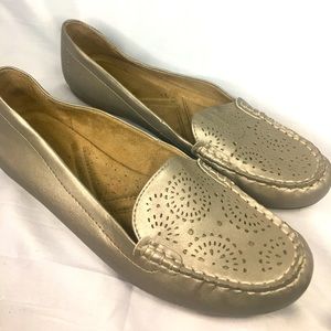 Naturalizer white gold laser cut loafers
